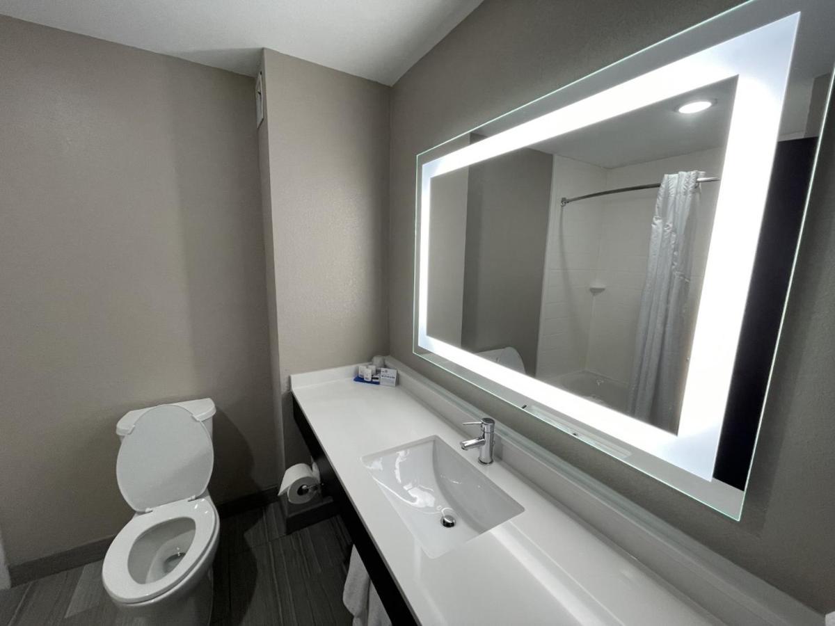 Holiday Inn Express Hotel And Suites Ada By Ihg Luaran gambar