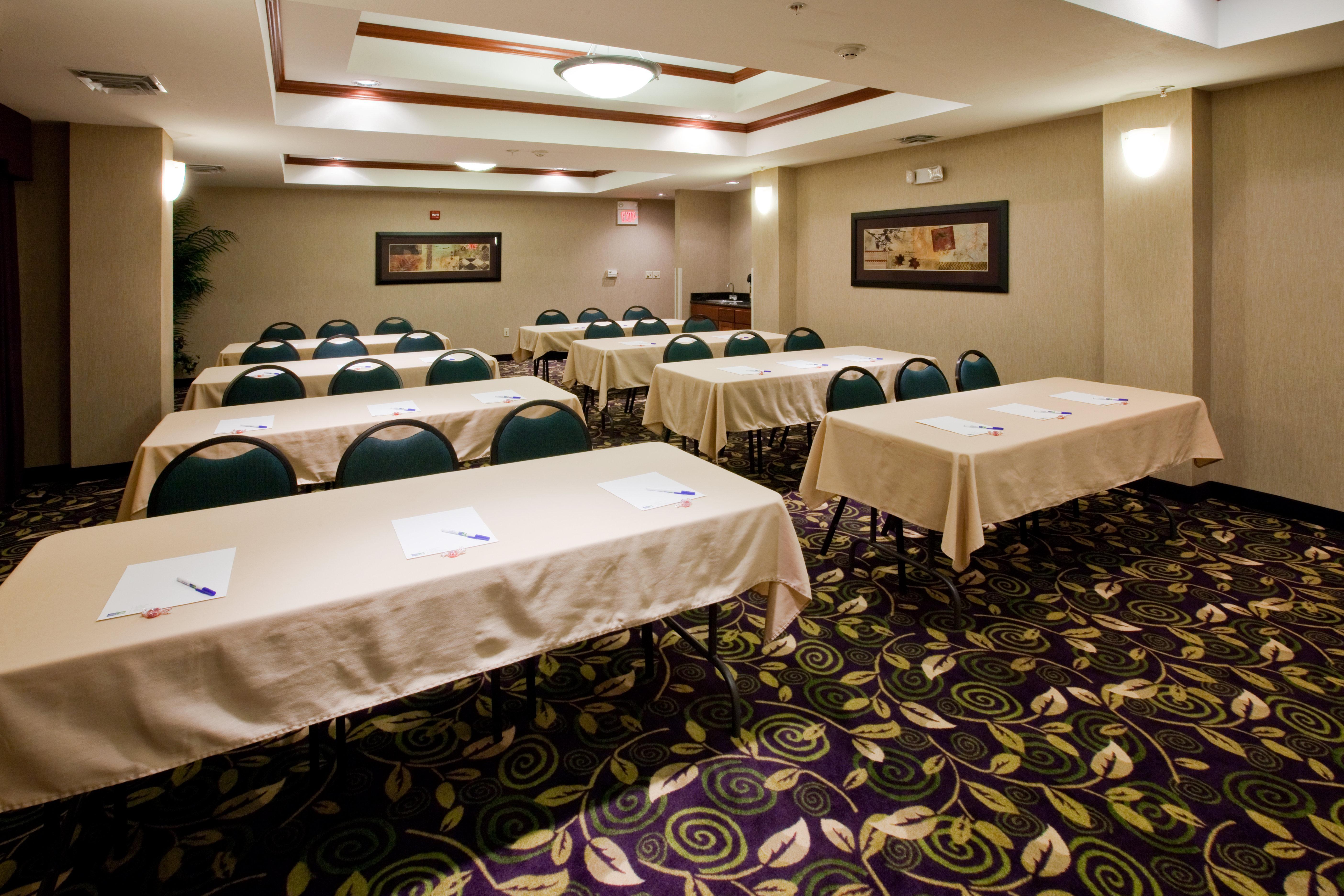Holiday Inn Express Hotel And Suites Ada By Ihg Luaran gambar