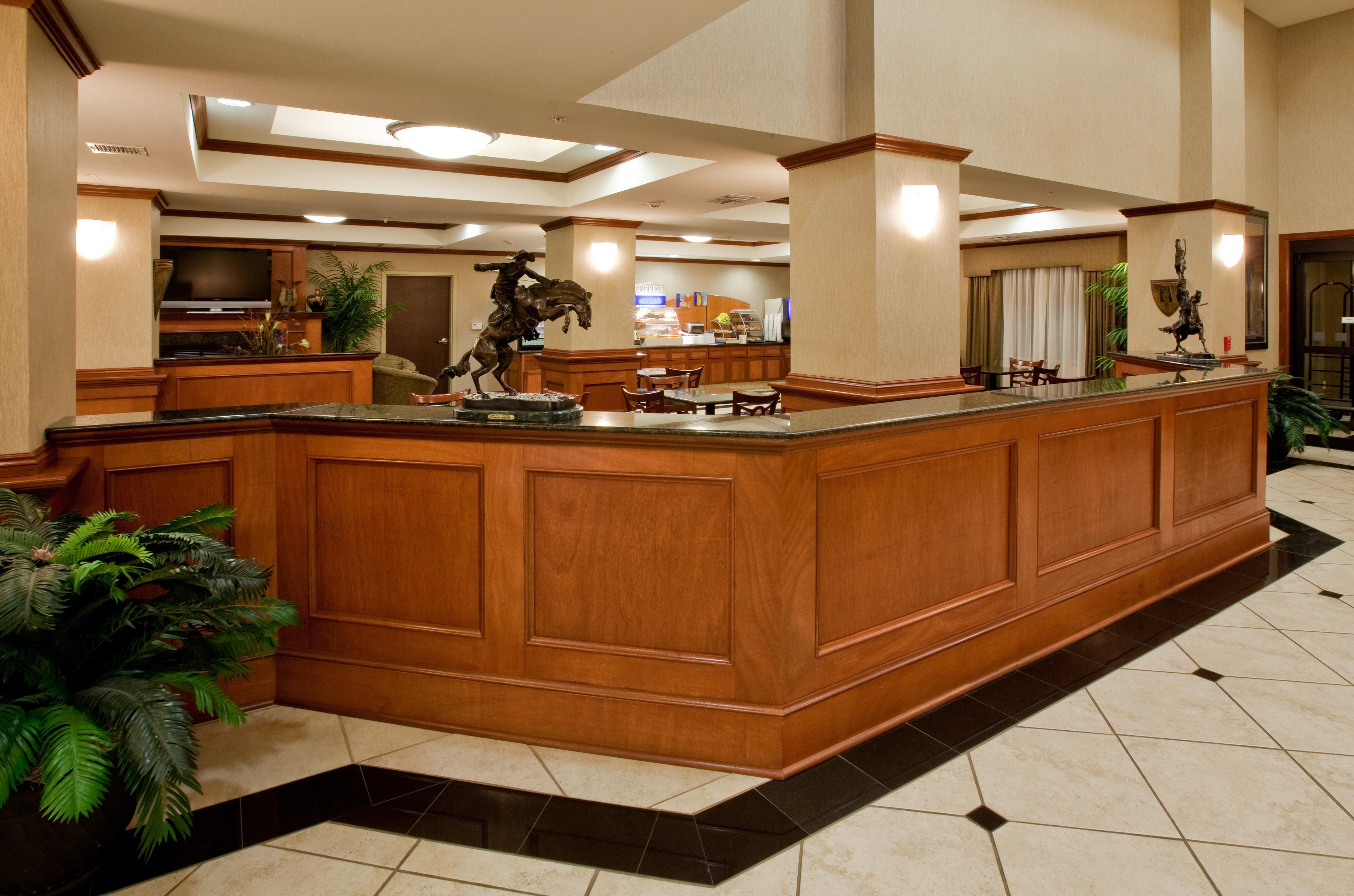 Holiday Inn Express Hotel And Suites Ada By Ihg Luaran gambar