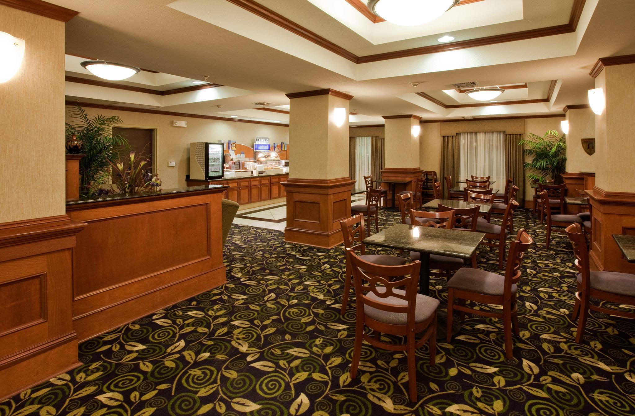 Holiday Inn Express Hotel And Suites Ada By Ihg Luaran gambar